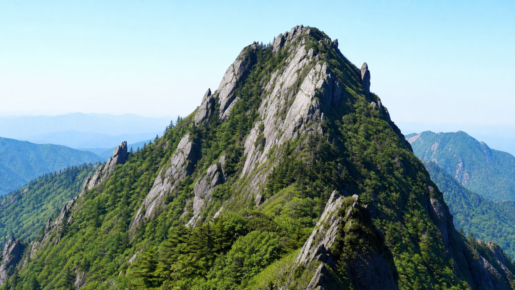 西日本最高峰の岩峰を望む石鎚山のイメージ